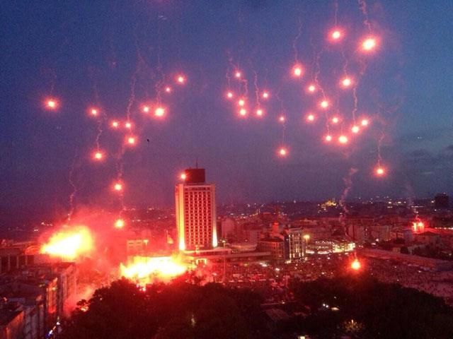 Губернатор Стамбула підтримує турецьких демонстрантів Губернатор Стамбула підтримує турецьких демонстрантів