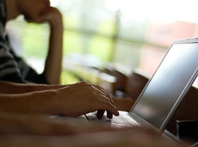 Домашній доступ до Інтернету у великих містах мають майже 50% українців Домашній доступ до Інтернету у великих містах мають майже 50% українців