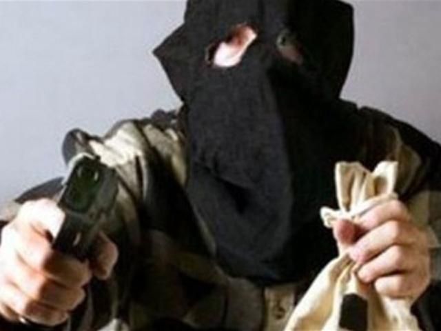 В Москве грабители в форме полицейских ограбили банк В Москве грабители в форме полицейских ограбили банк