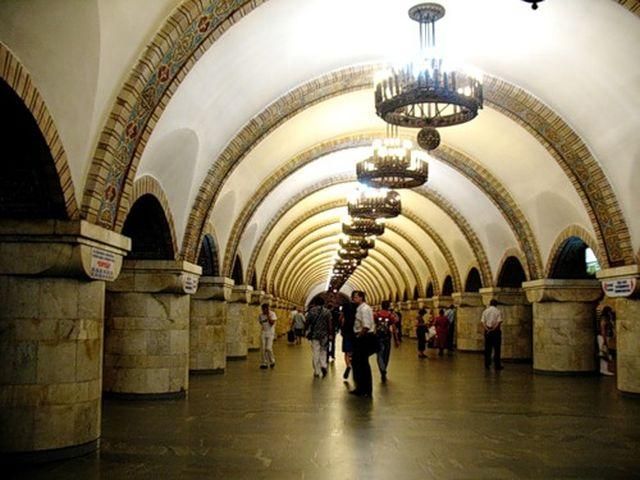 Цього літа у київському метро з'явиться мобільний зв'язок