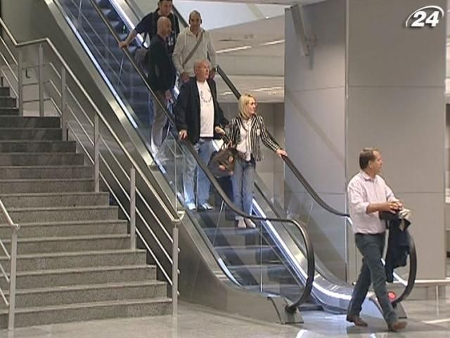 В українських аеропортах вистежуватимуть работорговців В українських аеропортах вистежуватимуть работорговців