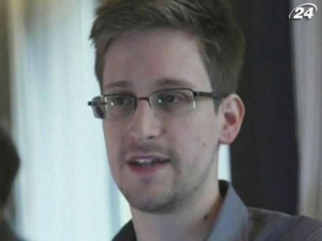 Сноуден, который обнародовал данные о спецслужбах США, исчез из отеля