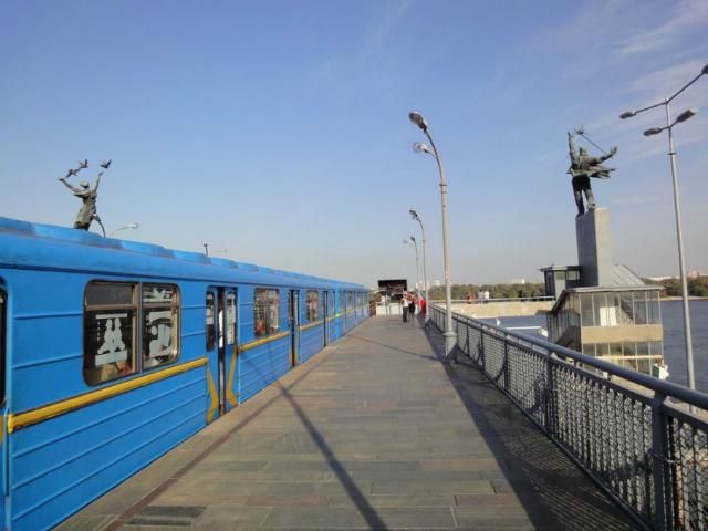 В киевском метро в час пик сломались 2 поезда