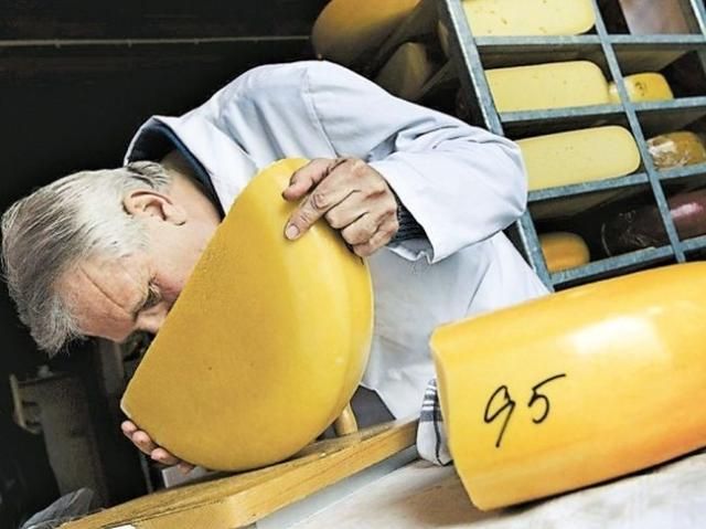 Росія знову "воює" з Україною через сир 