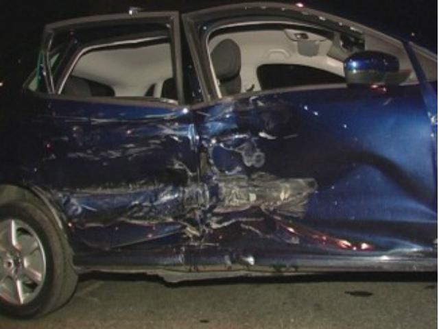 Три людини постраждали у ДТП в Києві (Фото) Три людини постраждали у ДТП в Києві (Фото)