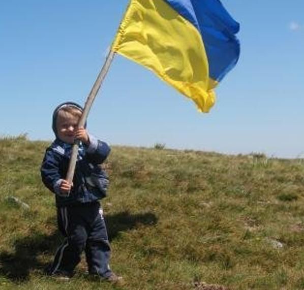 49% украинцев гордятся своим гражданством, - опрос
