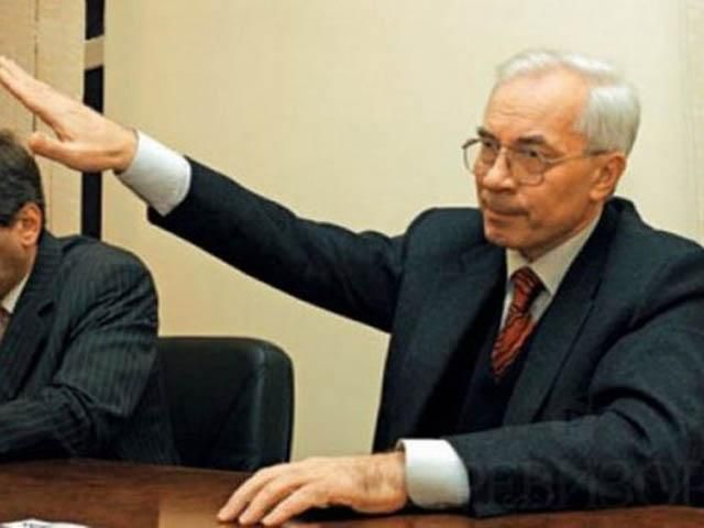 Работника автомобилестроительного завода уволили после спора с Азаровым Работника автомобилестроительного завода уволили после спора с Азаровым