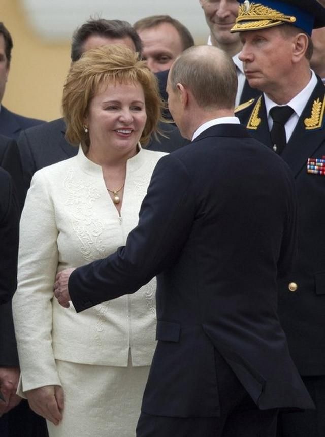 Найяскравіші моменти публічного життя Людмили Путіної (Фото) Найяскравіші моменти публічного життя Людмили Путіної (Фото)