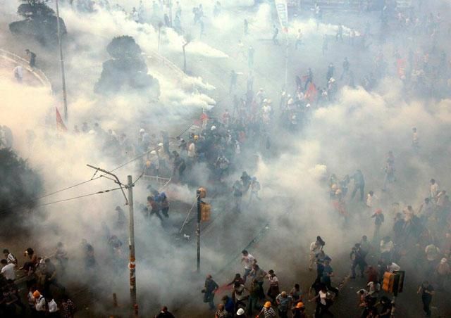 Турецький прем'єр запропонував протестувальникам референдум Турецький прем'єр запропонував протестувальникам референдум