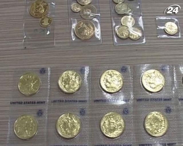 Іноземець намагався ввезти в Україну незадекларовані монети