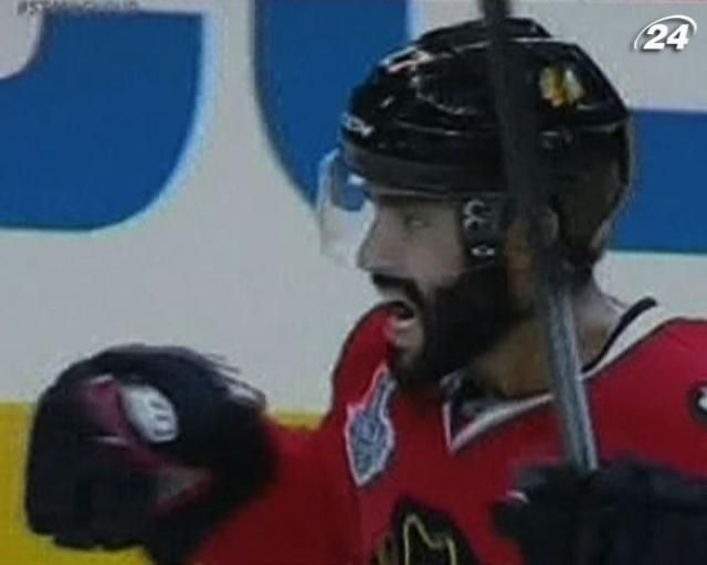 Chicago Blackhawks и Boston Bruins отыграли три овертайма первой игры финала