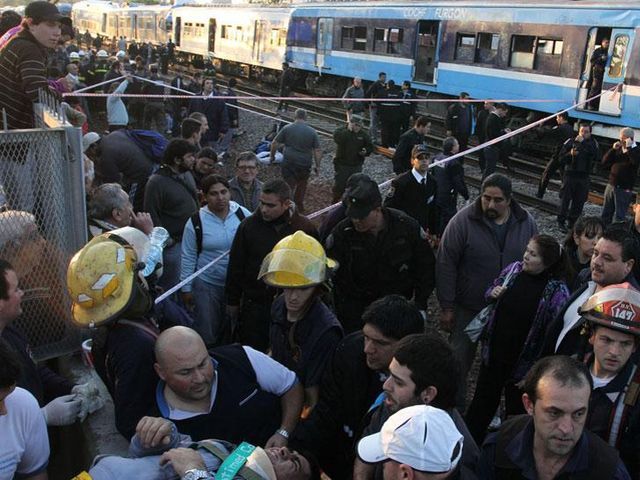 Через аварію потягів в Аргентині постраждали вже 315 людей Через аварію потягів в Аргентині постраждали вже 315 людей