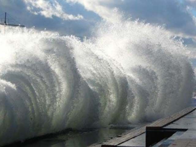 В Криму оголосили штормове попередження В Криму оголосили штормове попередження