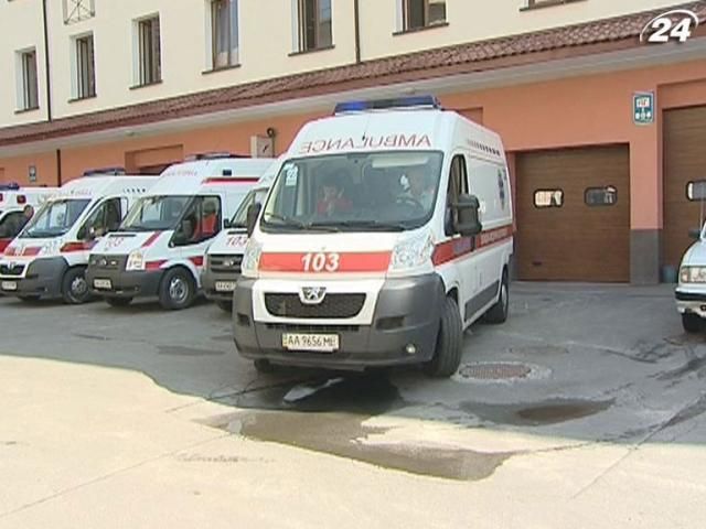 Бригадам "швидкої" хочуть дозволити користуватися електрошокерами Бригадам "швидкої" хочуть дозволити користуватися електрошокерами