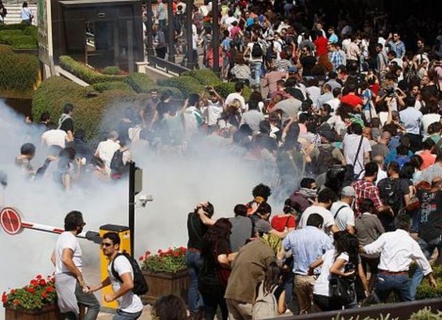Турецкое правительство пообещало референдум по вопросу парка Гези