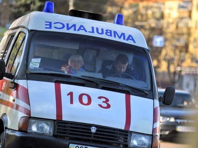 В Запорожье пьяный юноша напал на бригаду "скорой" В Запорожье пьяный юноша напал на бригаду "скорой"