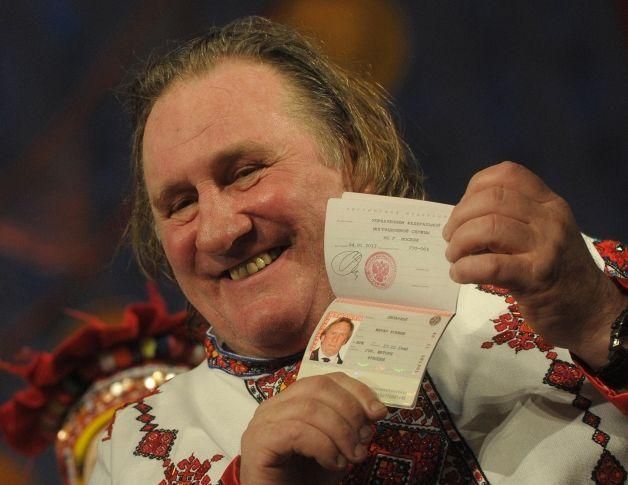 Депардьє хоче паспорт Алжиру і стати громадянином семи країн Депардьє хоче паспорт Алжиру і стати громадянином семи країн