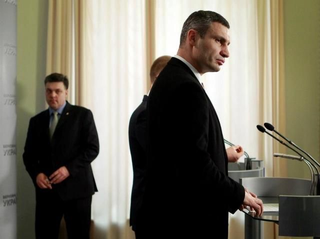 Янукович теряет рейтинг в глазах избирателей, а Кличко - набирает