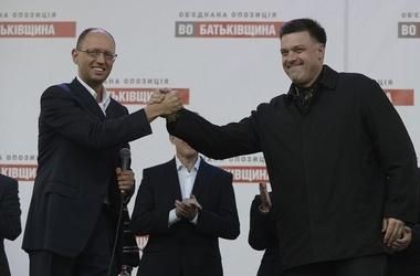 За последний год рейтинг Тягнибока вырос, а Яценюка - уменьшился За последний год рейтинг Тягнибока вырос, а Яценюка - уменьшился