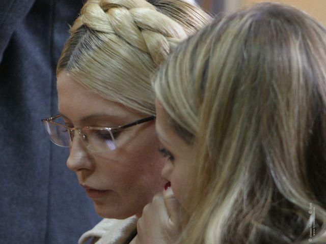 Дочь Тимошенко таки пустили к маме