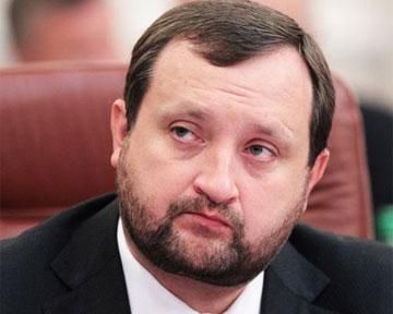 Арбузов обещает уголовную ответственность рейдерам и их помощникам Арбузов обещает уголовную ответственность рейдерам и их помощникам