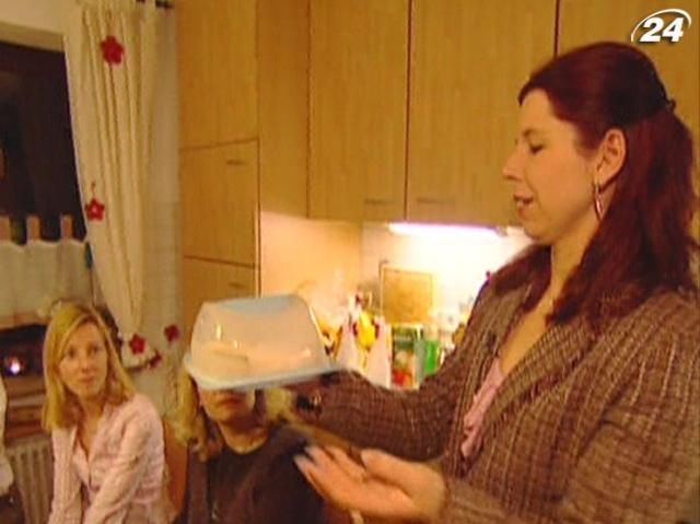 Як виготовляють контейнери, що зберігають запах їжі (Відео) Як виготовляють контейнери, що зберігають запах їжі (Відео)