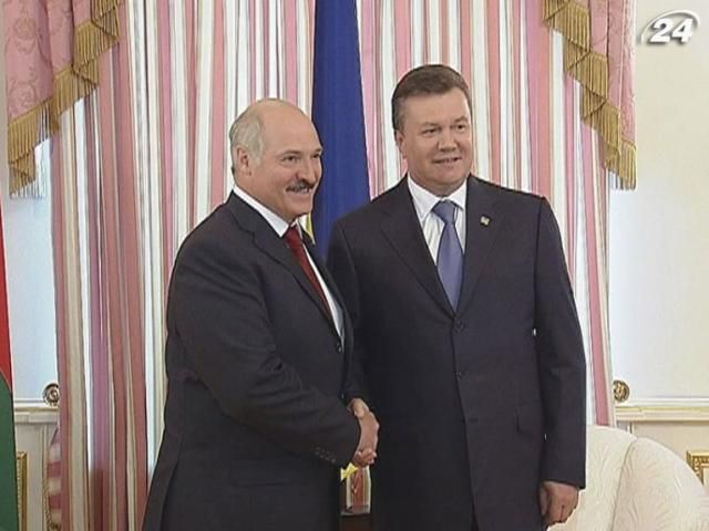 Віктор Янукович і Олександр Лукашенко зустрілися на Банковій Віктор Янукович і Олександр Лукашенко зустрілися на Банковій