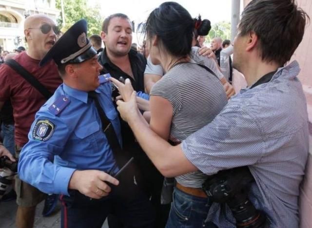 У справі щодо нападу на журналістів судитимуть чотирьох осіб У справі щодо нападу на журналістів судитимуть чотирьох осіб