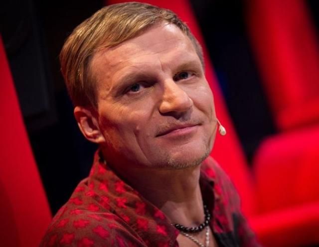 Олег Скрипка на мотоцикле наехал на женщину с ребенком Олег Скрипка на мотоцикле наехал на женщину с ребенком