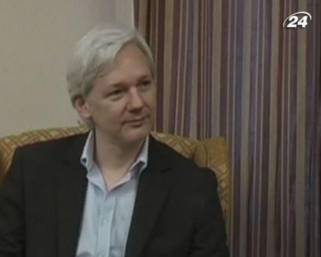 Ассанж не залишить посольство Еквадору Ассанж не залишить посольство Еквадору