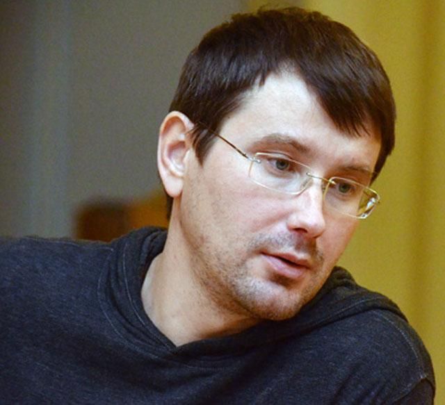 Побитого Тітушком фотографа півгодини не пускали до Кабміну Побитого Тітушком фотографа півгодини не пускали до Кабміну