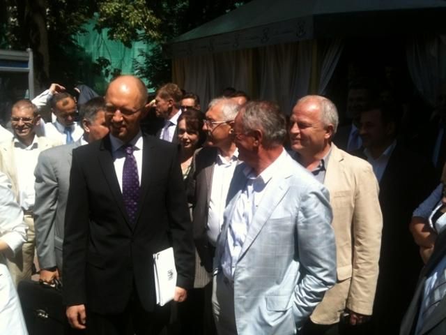 "Батькивщина" во главе с Яценюком пришла к Януковичу (Фото) "Батькивщина" во главе с Яценюком пришла к Януковичу (Фото)