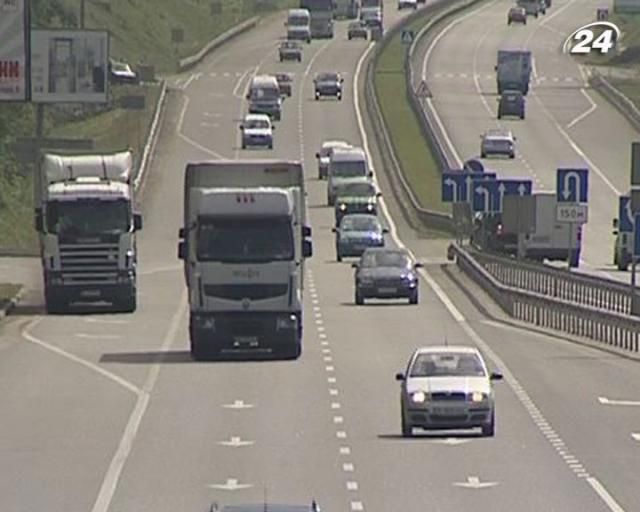 В уряді хочуть збільшити штрафи за надто важкі автівки В уряді хочуть збільшити штрафи за надто важкі автівки