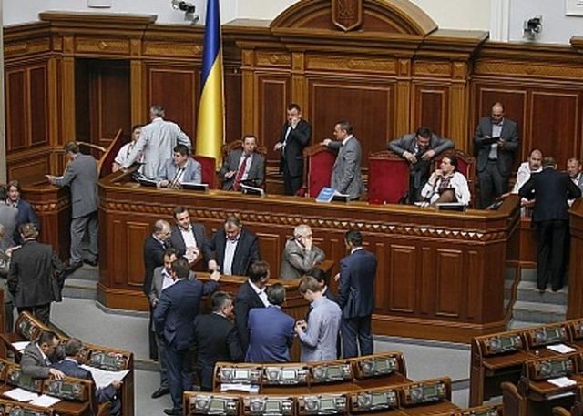 Сегодня нардепы решат, говорить ли в Раде о перевыборах Сегодня нардепы решат, говорить ли в Раде о перевыборах