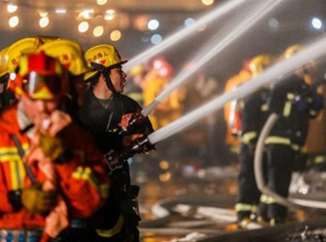 У Китаї вибухнув переповнений ресторан У Китаї вибухнув переповнений ресторан