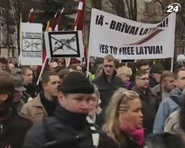 В Латвии запретили советскую и нацистскую символику