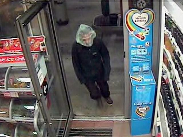 Злоумышленник пришел грабить магазин в целлофановом пакете Злоумышленник пришел грабить магазин в целлофановом пакете