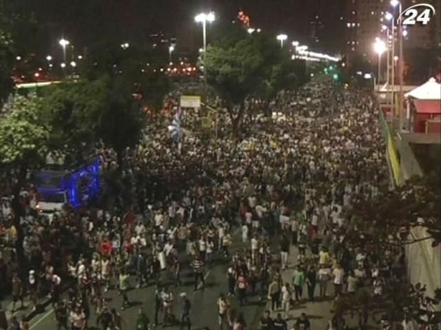 В Бразилии протестуют миллион человек, есть первая жертва