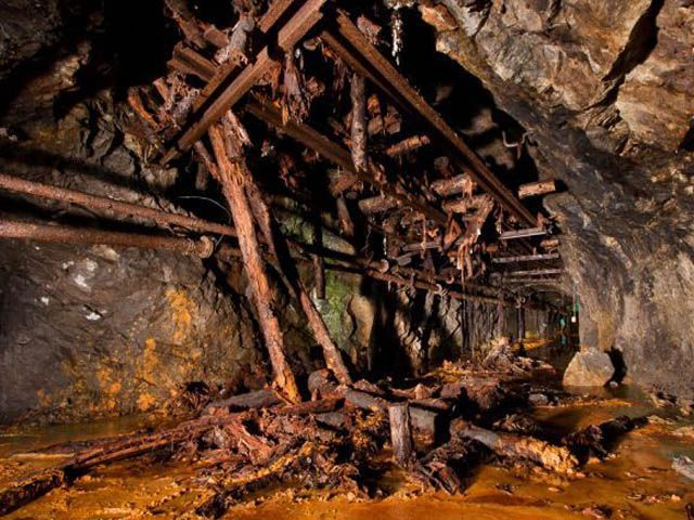 В затопленной шахте на Луганщине нашли два трупа