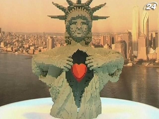 В Нью-Йорке проходит выставка скульптур из блоков Lego