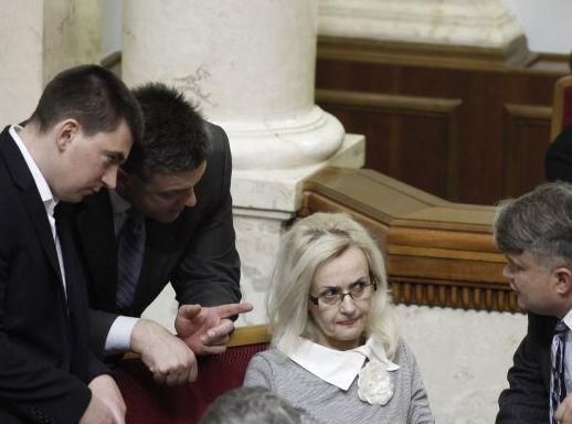 Ирина Фарион: Фабрика законотворчества в Раде - это вершина абсурда Ирина Фарион: Фабрика законотворчества в Раде - это вершина абсурда