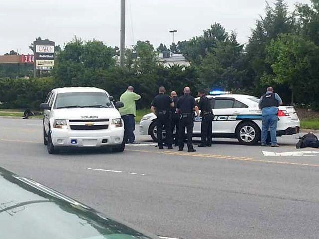 Стрельба в США: мужчина в бронежилете обстрелял работников офиса Стрельба в США: мужчина в бронежилете обстрелял работников офиса