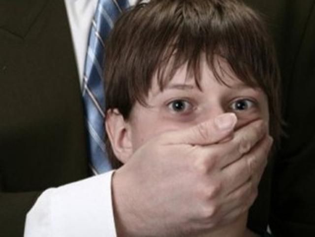 Двое педофилов 5 лет насиловали малолетнего мальчика