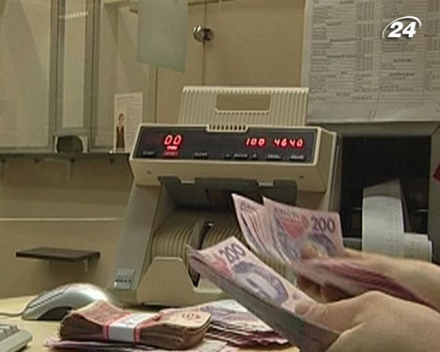 Із зарплат до 1,5 тисяч гривень перестануть стягувати податок Із зарплат до 1,5 тисяч гривень перестануть стягувати податок