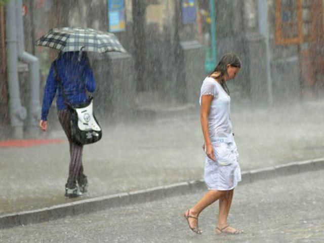 Сьогодні в Україні дощі, на Заході – грози Сьогодні в Україні дощі, на Заході – грози