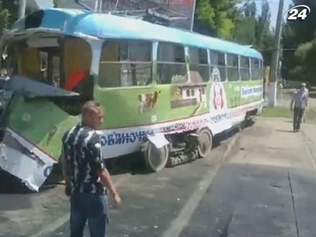 В Одесі трамвай зіткнувся із вантажівкою В Одесі трамвай зіткнувся із вантажівкою