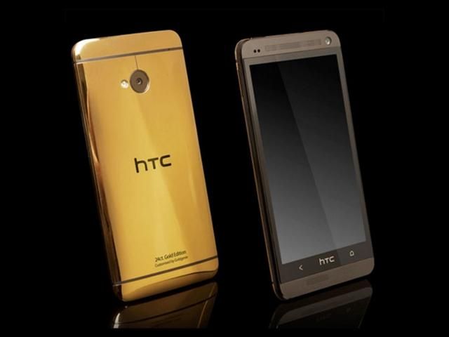 HTC One "одели" в золото