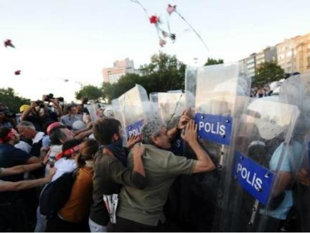 У Туреччині затримали 20 демонстрантів 