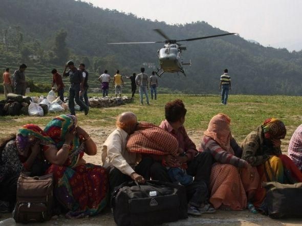 В Індії розбився вертоліт, який рятував людей від повеней В Індії розбився вертоліт, який рятував людей від повеней