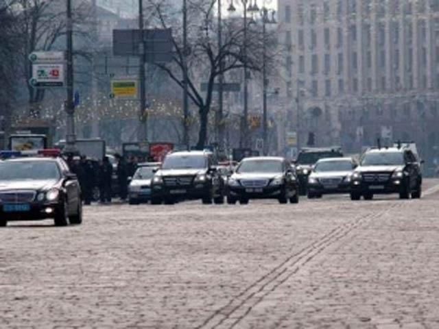 Через кортеж Януковича киян не випускали з переповнених маршруток